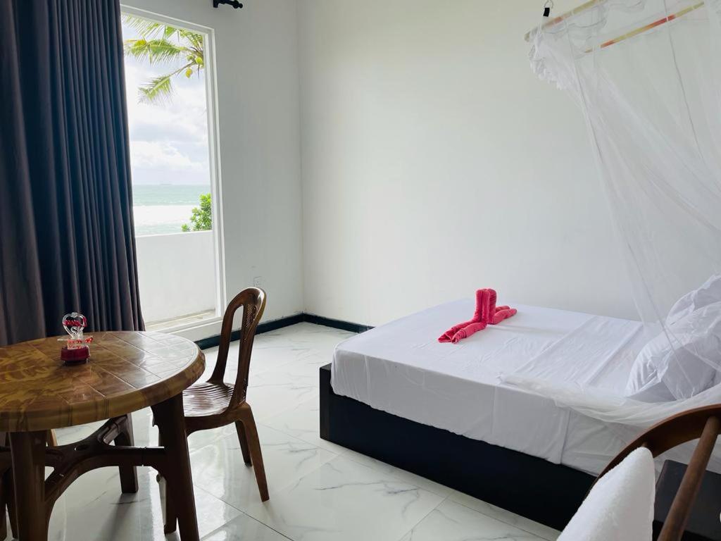 Hotel Blue Waves Ocean Mirissa Extérieur photo