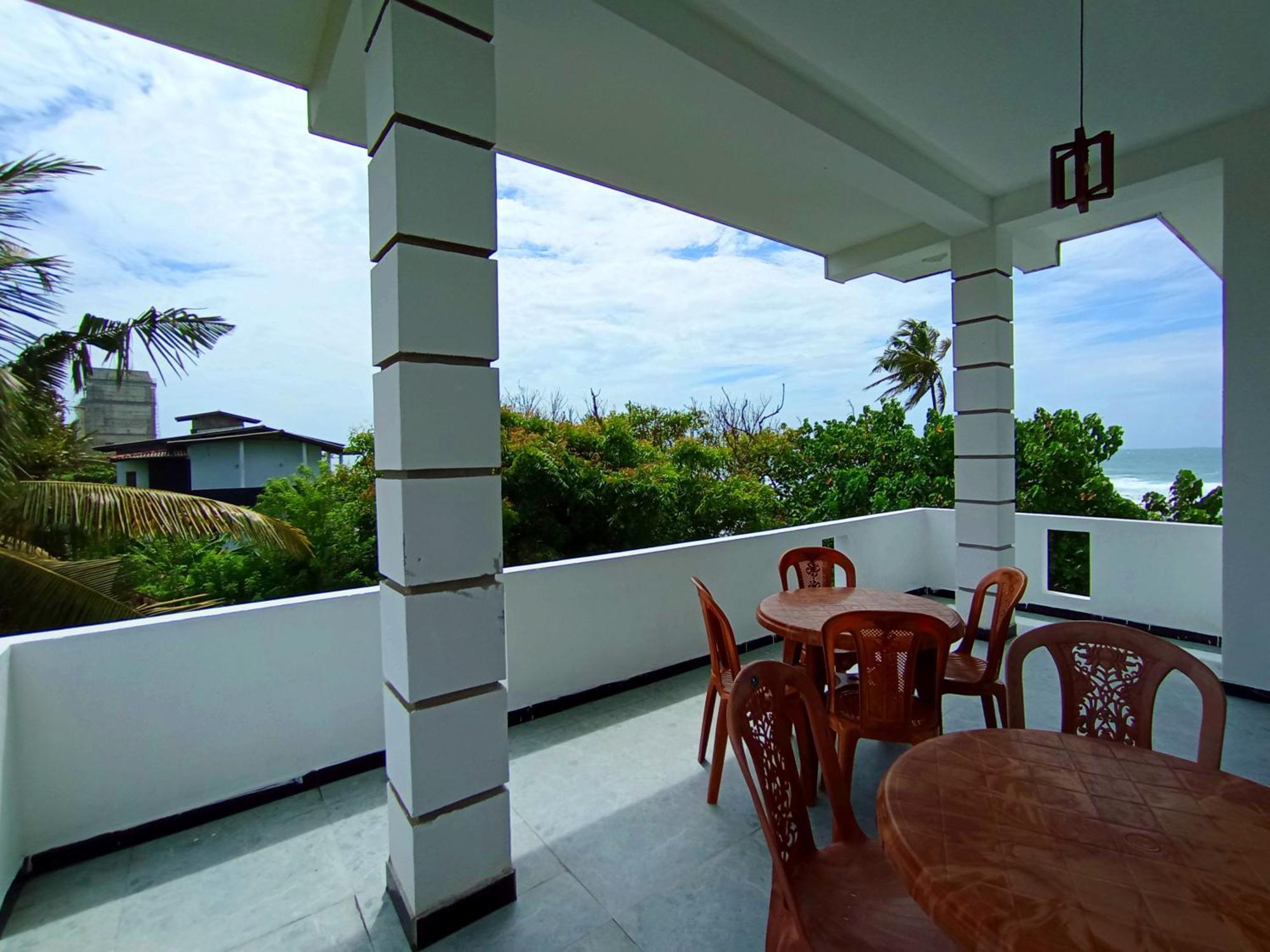 Hotel Blue Waves Ocean Mirissa Extérieur photo