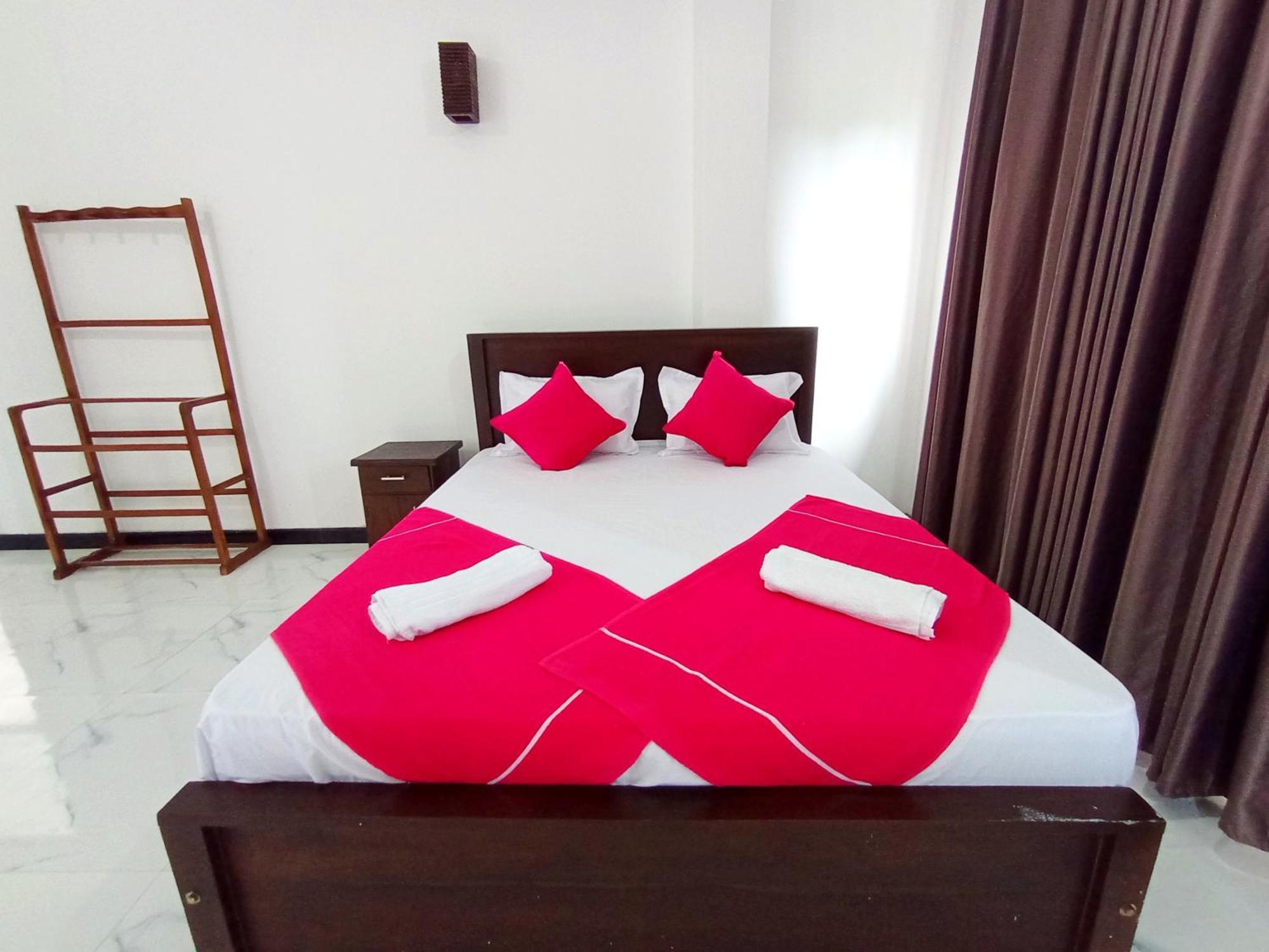 Hotel Blue Waves Ocean Mirissa Extérieur photo
